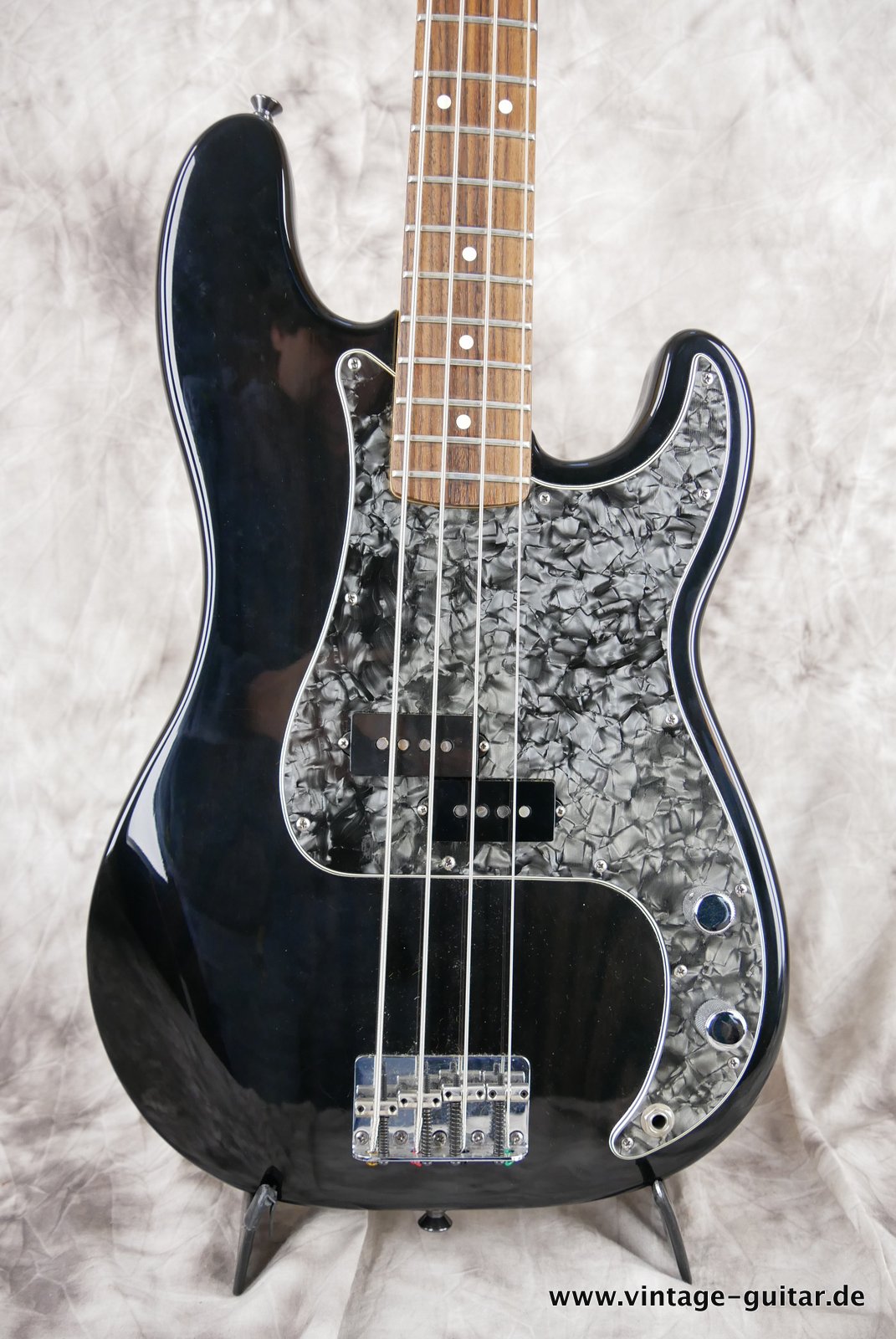Fender Precision-Bass-1994-limited-edition-black-002.JPG